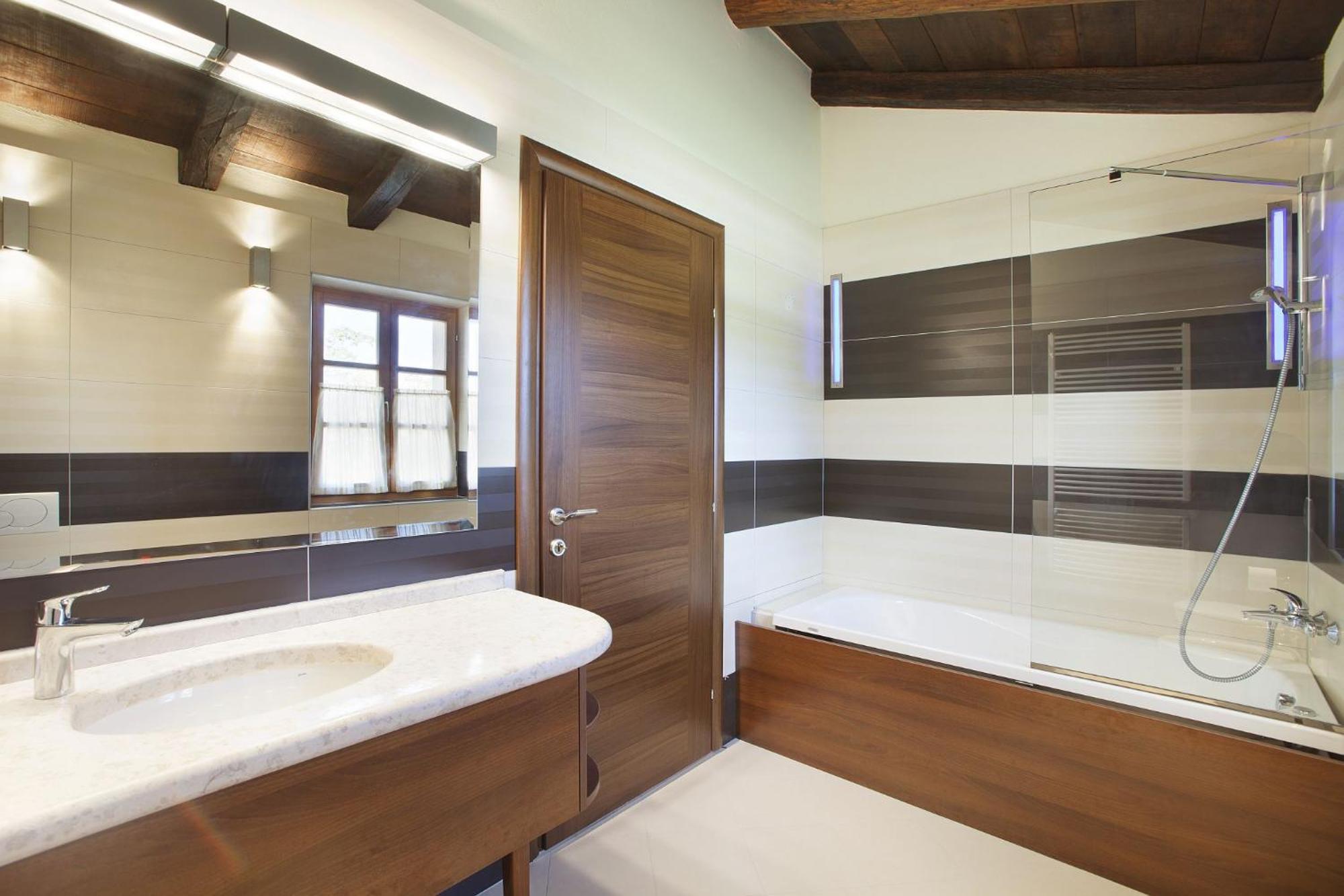 Villa Poropati, Groznjan, Istria - Luxury Countryside Estate For Up To 19 Persons - Large Pool Of 80M2 With Kids Section Εξωτερικό φωτογραφία